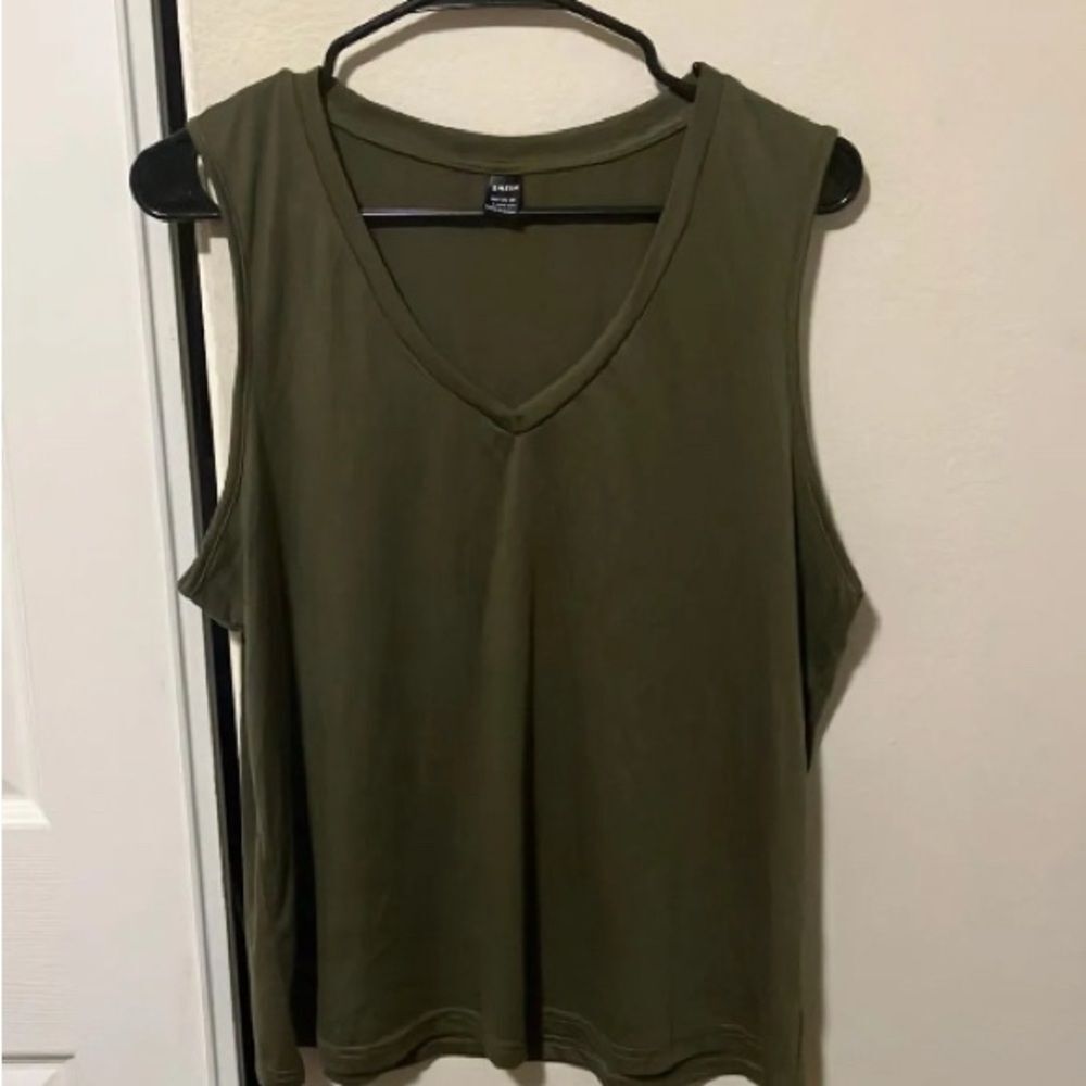 SHEIN Olive Green Sleeveless V Neck Casual Chic Streetwear Earthy Style - L